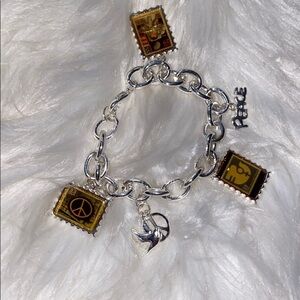 New without tags fashion bracelet